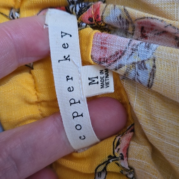 Copper Key Yellow/Red Floral Skirt, Junior Women's Size Medium, Great Condition - Picture 4 of 8